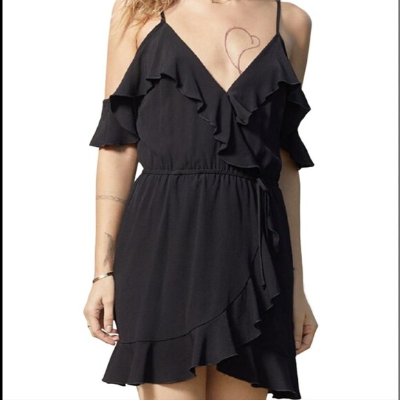 Roe + May Gray Ruffle Hanging Cold Shoulder Sleeve Vivi Mini Dress Size Large - Picture 11 of 11